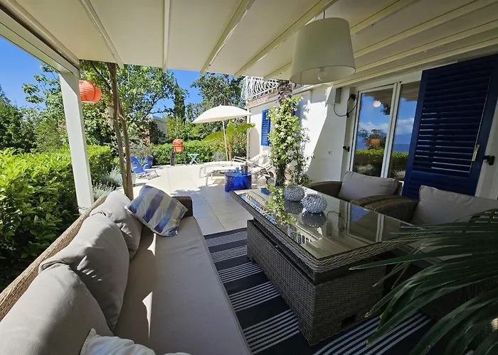 Barbara Mit Wuenderschoene Terrasse By Interhome Apartamento