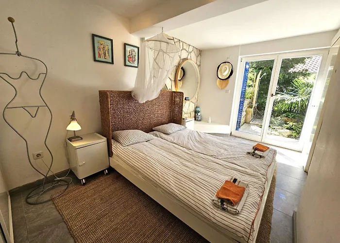 Barbara Mit Wuenderschoene Terrasse By Interhome Apartamento